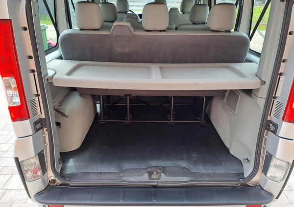 Opel Vivaro cena 39800 przebieg: 167700, rok produkcji 2010 z Wyszków małe 172